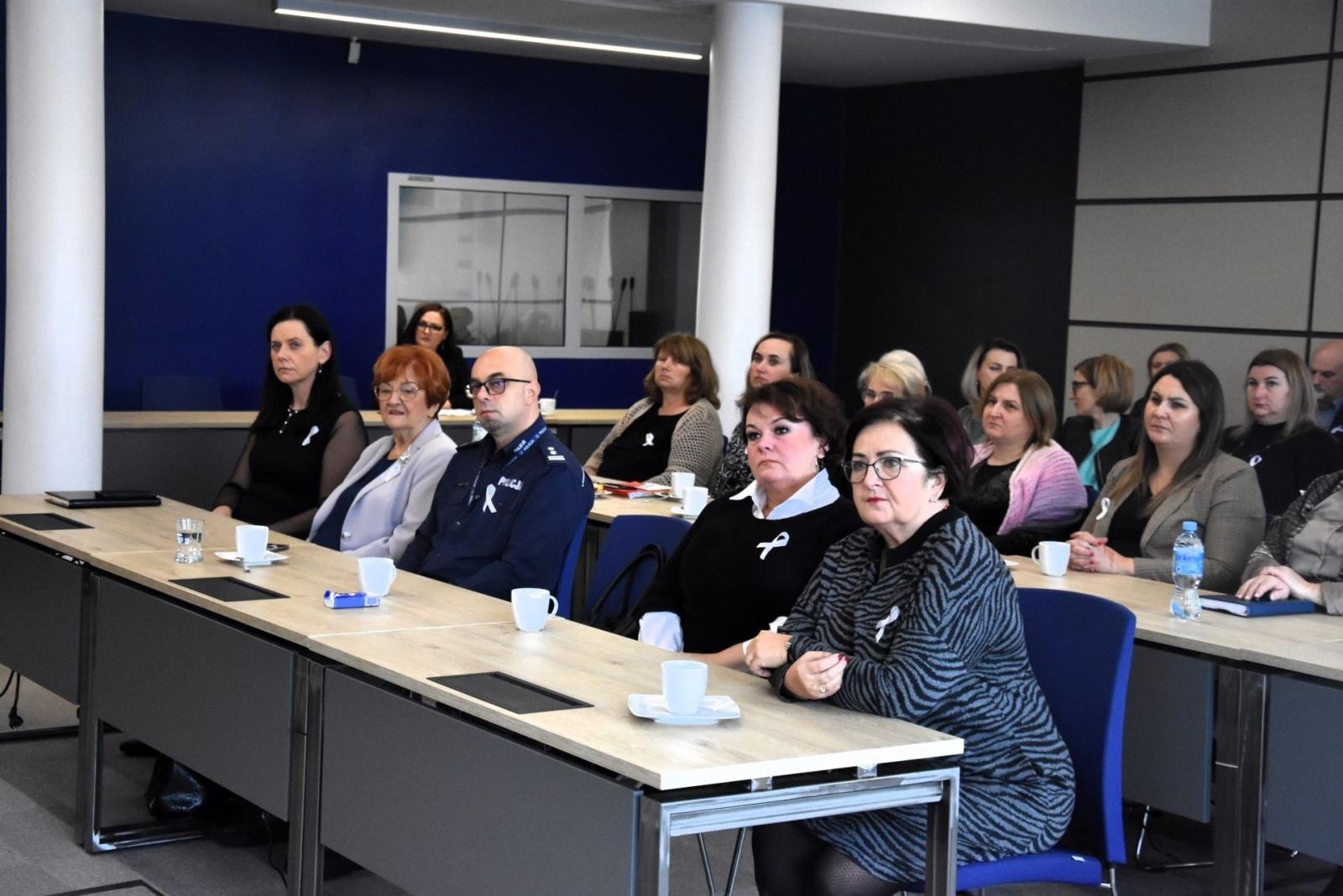 Zdjęcie w galerii na portalu naszwodzislaw.com: Rozmawiali o tolerancji i przeciwdziałaniu przemocy wiadomości z regionu