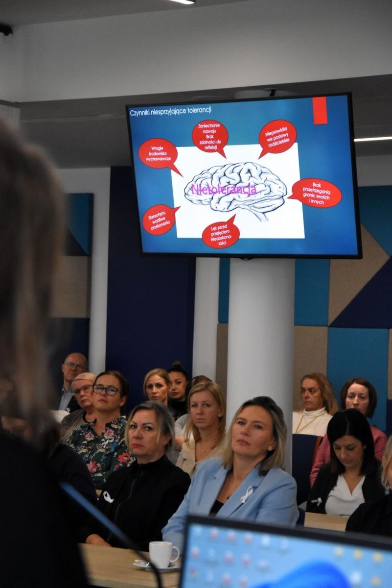 Zdjęcie w galerii na portalu naszwodzislaw.com: Rozmawiali o tolerancji i przeciwdziałaniu przemocy wiadomości z regionu