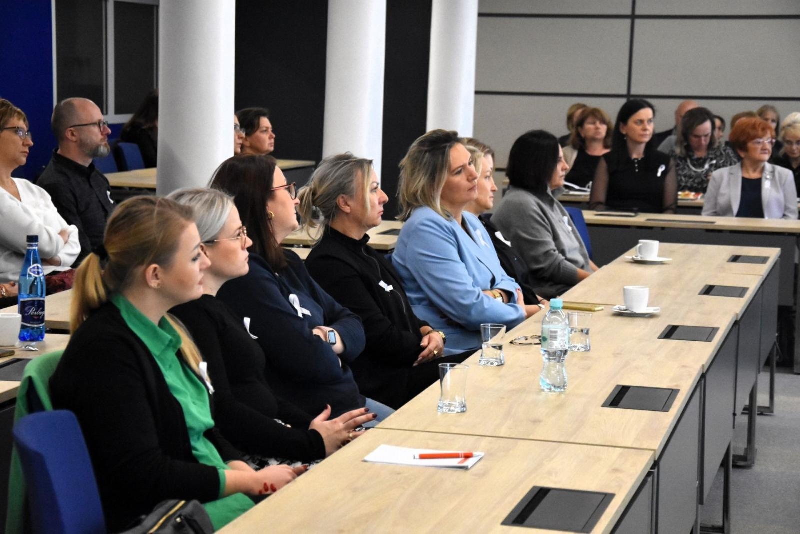 Zdjęcie w galerii na portalu naszwodzislaw.com: Rozmawiali o tolerancji i przeciwdziałaniu przemocy wiadomości z regionu