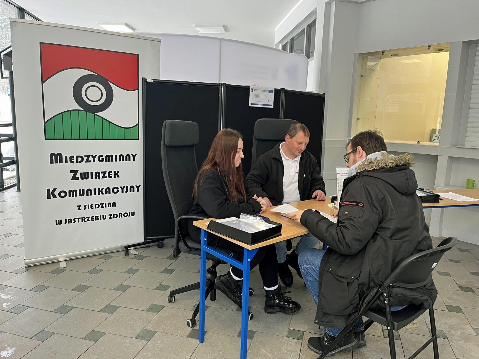 Zdjęcie w galerii na portalu naszwodzislaw.com: Karty Jastrzębianina do odbioru wiadomości z regionu