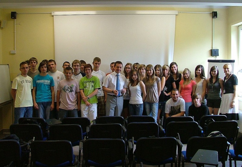 Zdjęcie w galerii na portalu naszwodzislaw.com: Dzień Europejski w LO w Rydułtowach wiadomości z regionu