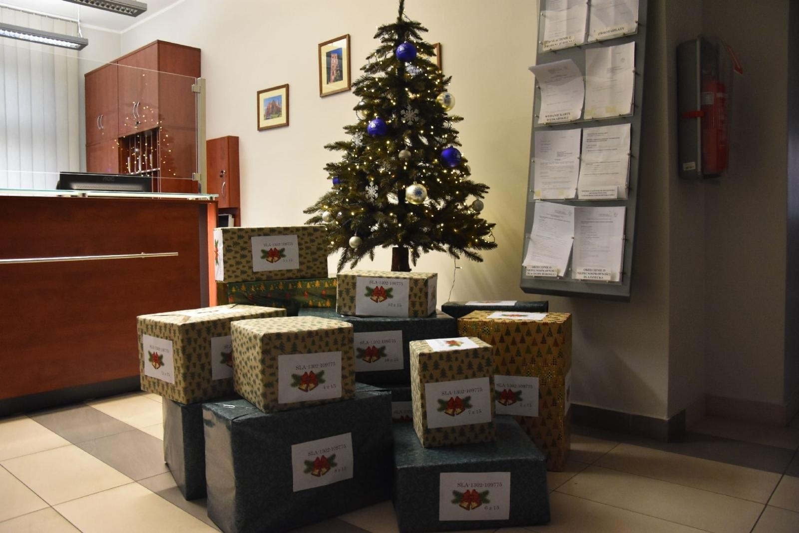 Zdjęcie w galerii na portalu naszwodzislaw.com: Starostwo po raz kolejny ufundowało Szlachetną Paczkę wiadomości z regionu