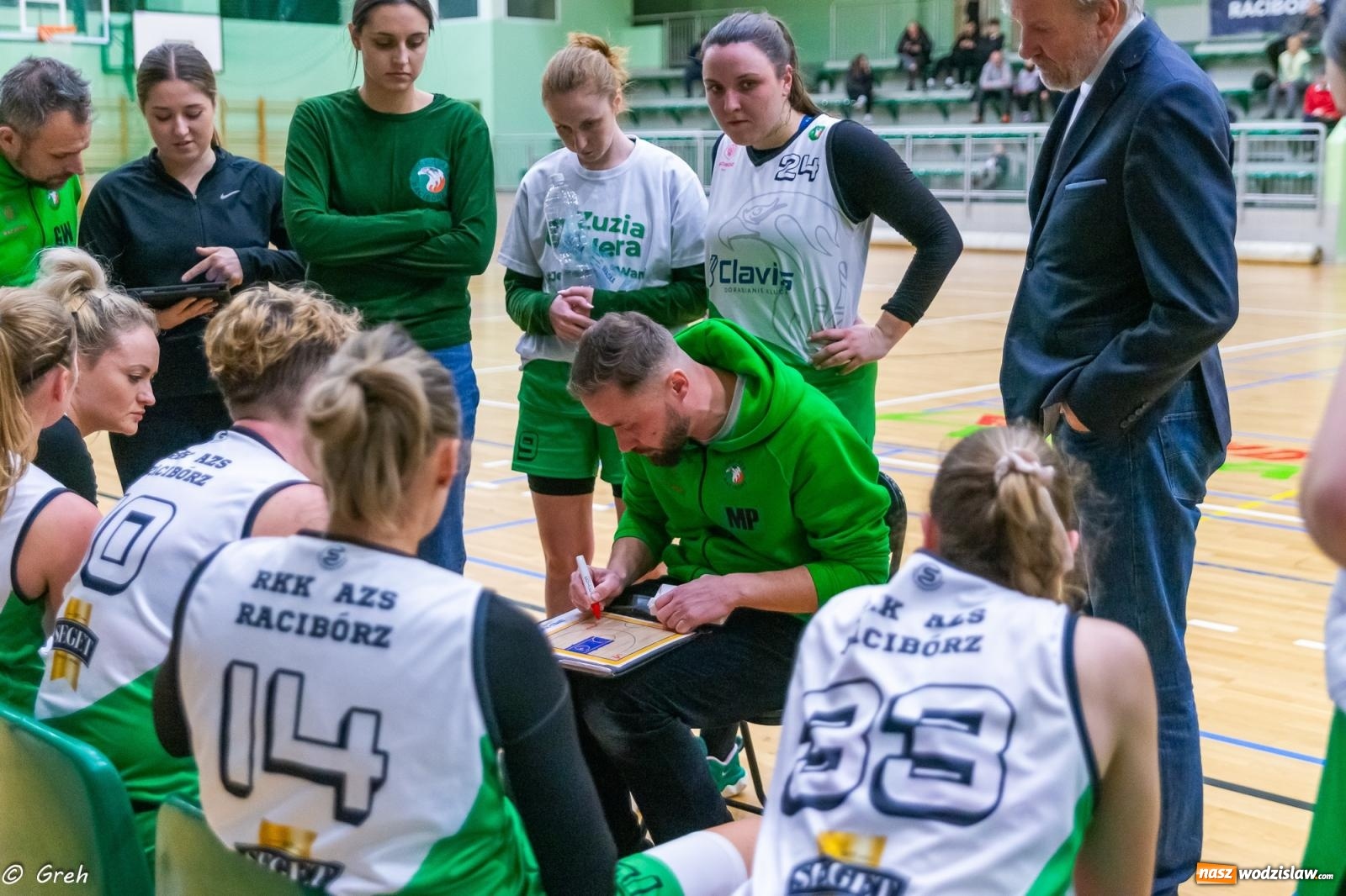 Zdjęcie w galerii na portalu naszwodzislaw.com: Koszykówka. Walka do ostatniej syreny. Olimpia górą w Raciborzu [FOTO i WIDEO] wiadomości z regionu