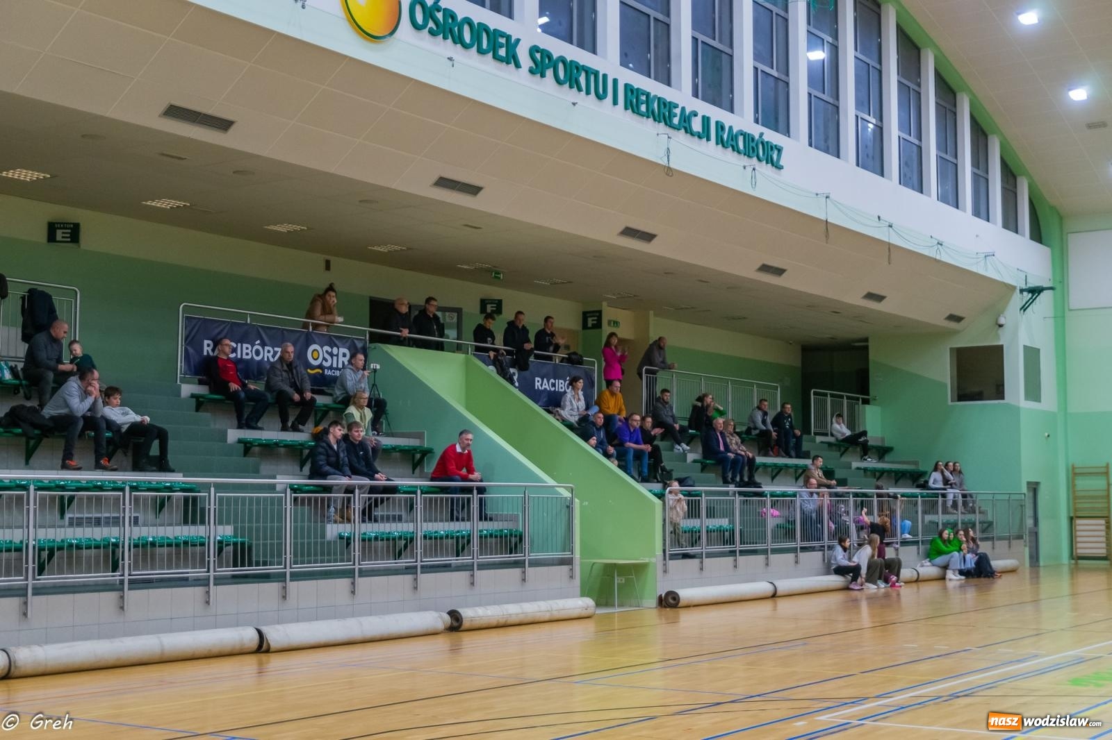 Zdjęcie w galerii na portalu naszwodzislaw.com: Koszykówka. Walka do ostatniej syreny. Olimpia górą w Raciborzu [FOTO i WIDEO] wiadomości z regionu