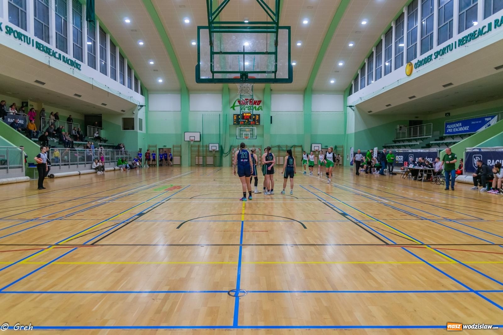 Zdjęcie w galerii na portalu naszwodzislaw.com: Koszykówka. Walka do ostatniej syreny. Olimpia górą w Raciborzu [FOTO i WIDEO] wiadomości z regionu