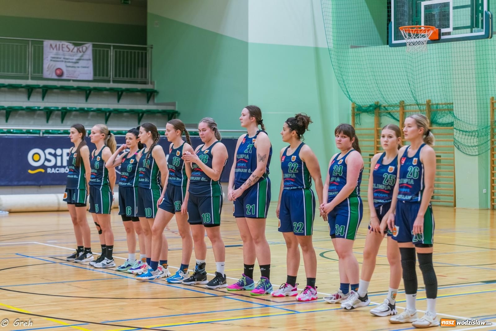 Zdjęcie w galerii na portalu naszwodzislaw.com: Koszykówka. Walka do ostatniej syreny. Olimpia górą w Raciborzu [FOTO i WIDEO] wiadomości z regionu