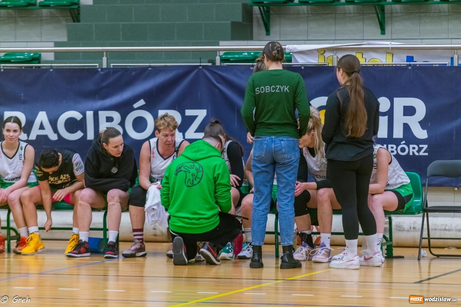 Zdjęcie w galerii na portalu naszwodzislaw.com: Koszykówka. Walka do ostatniej syreny. Olimpia górą w Raciborzu [FOTO i WIDEO] wiadomości z regionu