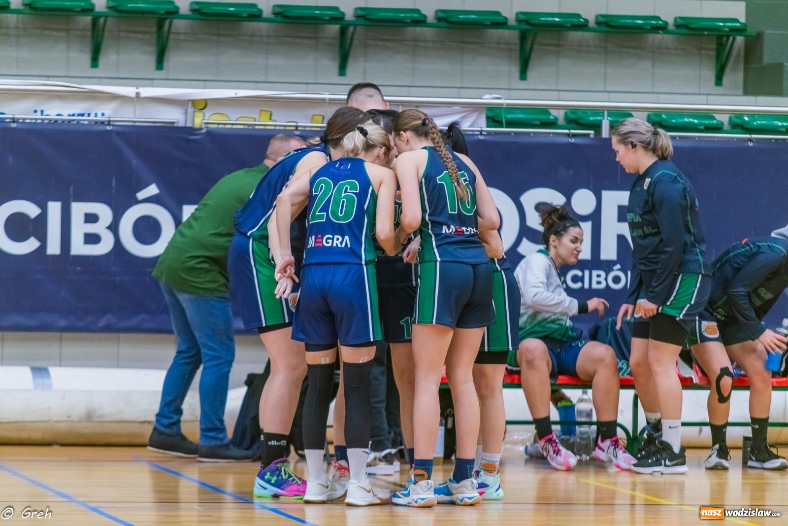 Zdjęcie w galerii na portalu naszwodzislaw.com: Koszykówka. Walka do ostatniej syreny. Olimpia górą w Raciborzu [FOTO i WIDEO] wiadomości z regionu