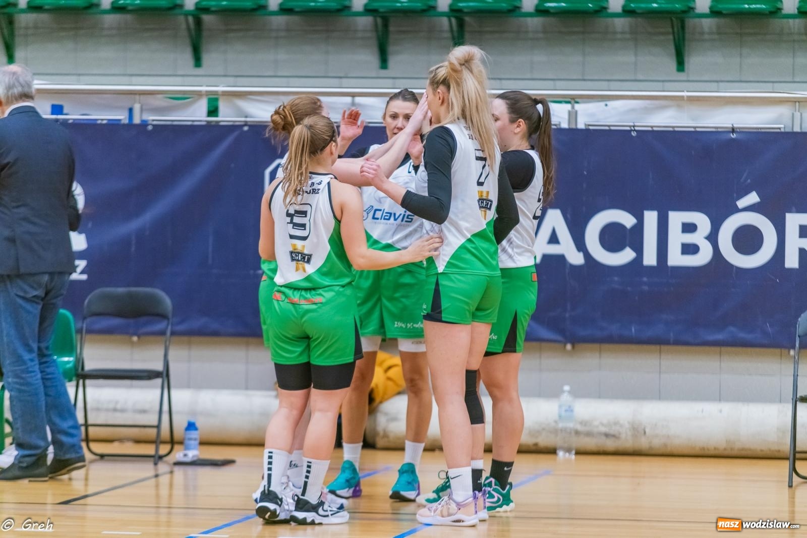 Zdjęcie w galerii na portalu naszwodzislaw.com: Koszykówka. Walka do ostatniej syreny. Olimpia górą w Raciborzu [FOTO i WIDEO] wiadomości z regionu