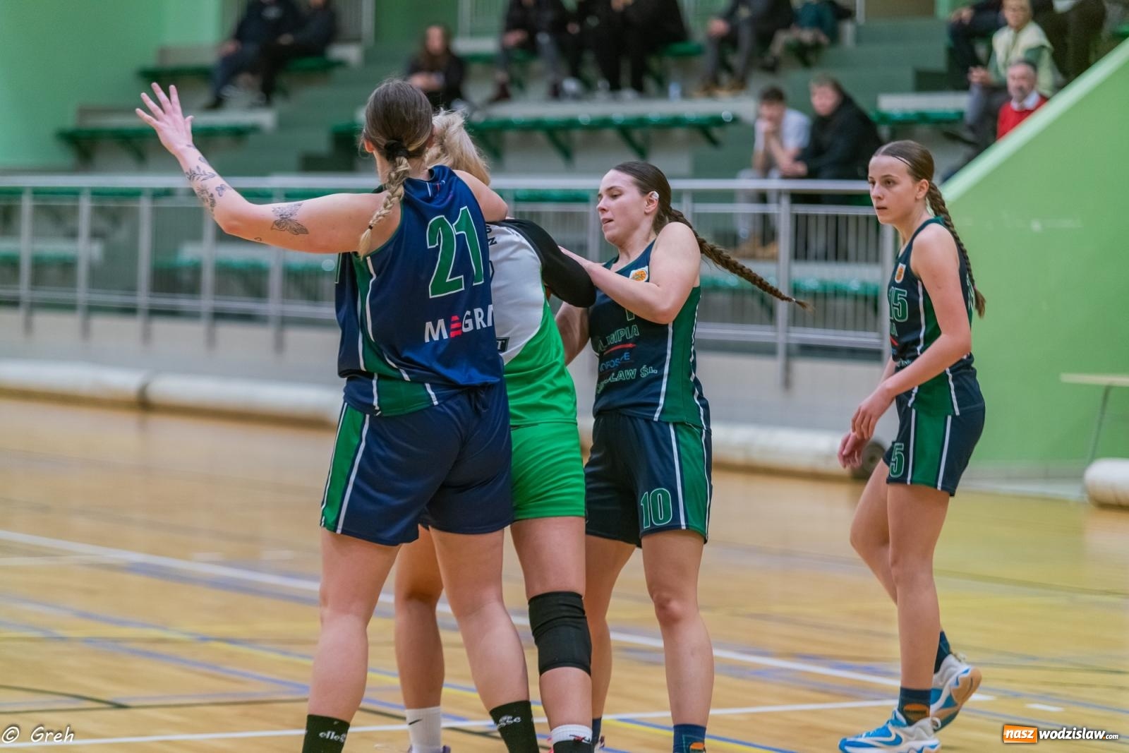 Zdjęcie w galerii na portalu naszwodzislaw.com: Koszykówka. Walka do ostatniej syreny. Olimpia górą w Raciborzu [FOTO i WIDEO] wiadomości z regionu