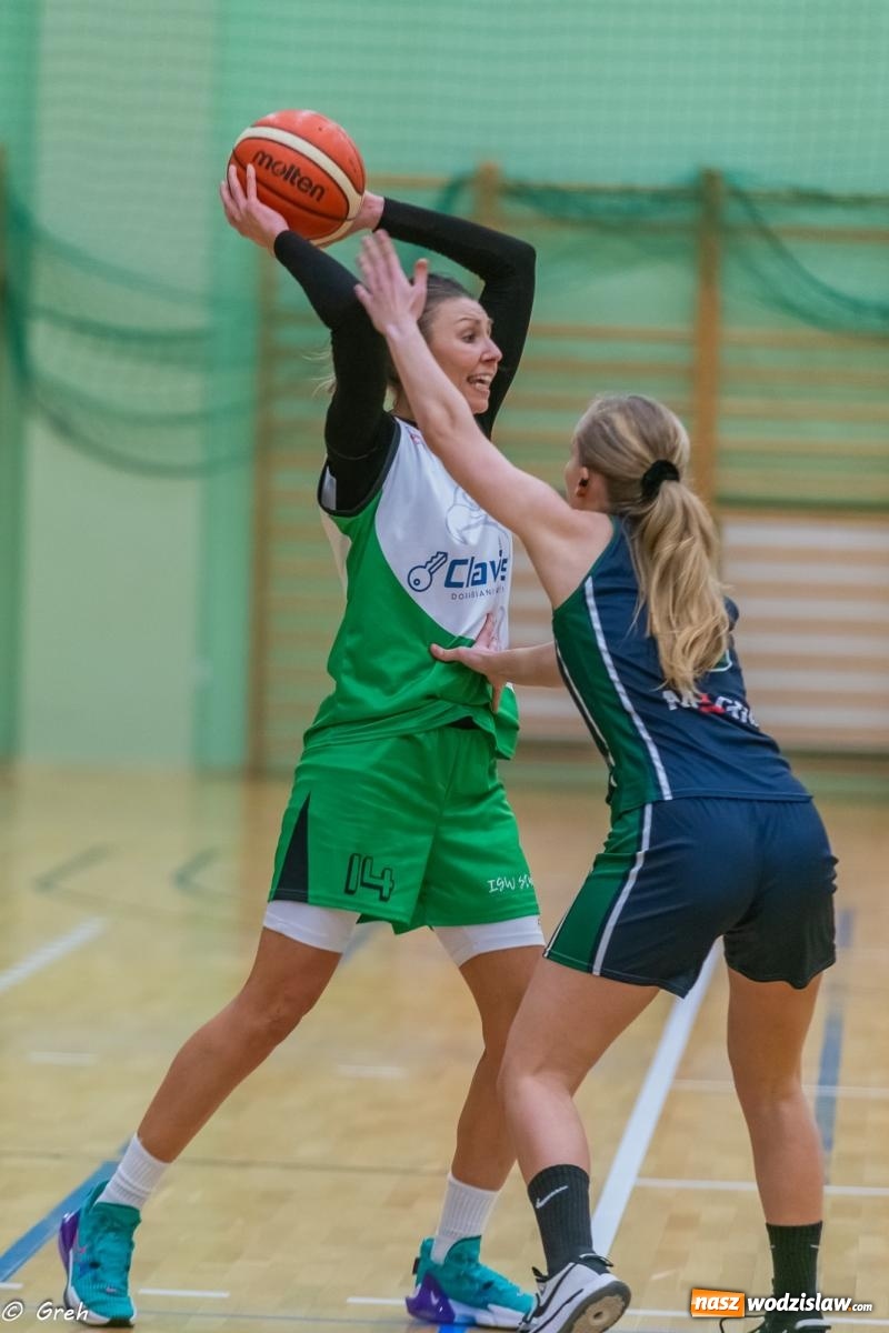 Zdjęcie w galerii na portalu naszwodzislaw.com: Koszykówka. Walka do ostatniej syreny. Olimpia górą w Raciborzu [FOTO i WIDEO] wiadomości z regionu