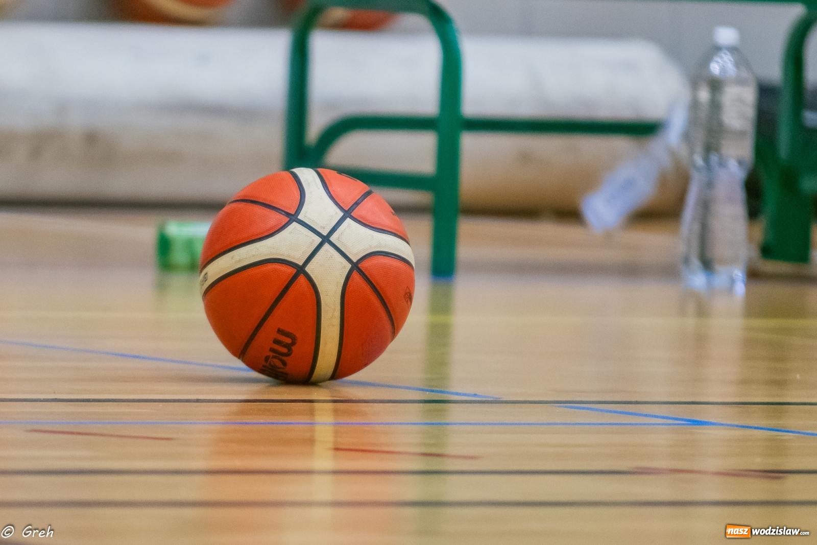 Zdjęcie w galerii na portalu naszwodzislaw.com: Koszykówka. Walka do ostatniej syreny. Olimpia górą w Raciborzu [FOTO i WIDEO] wiadomości z regionu