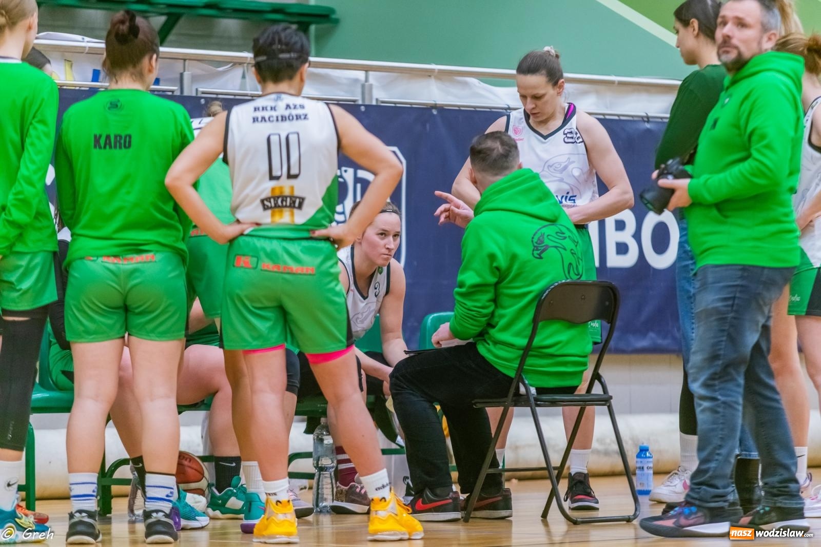 Zdjęcie w galerii na portalu naszwodzislaw.com: Koszykówka. Walka do ostatniej syreny. Olimpia górą w Raciborzu [FOTO i WIDEO] wiadomości z regionu