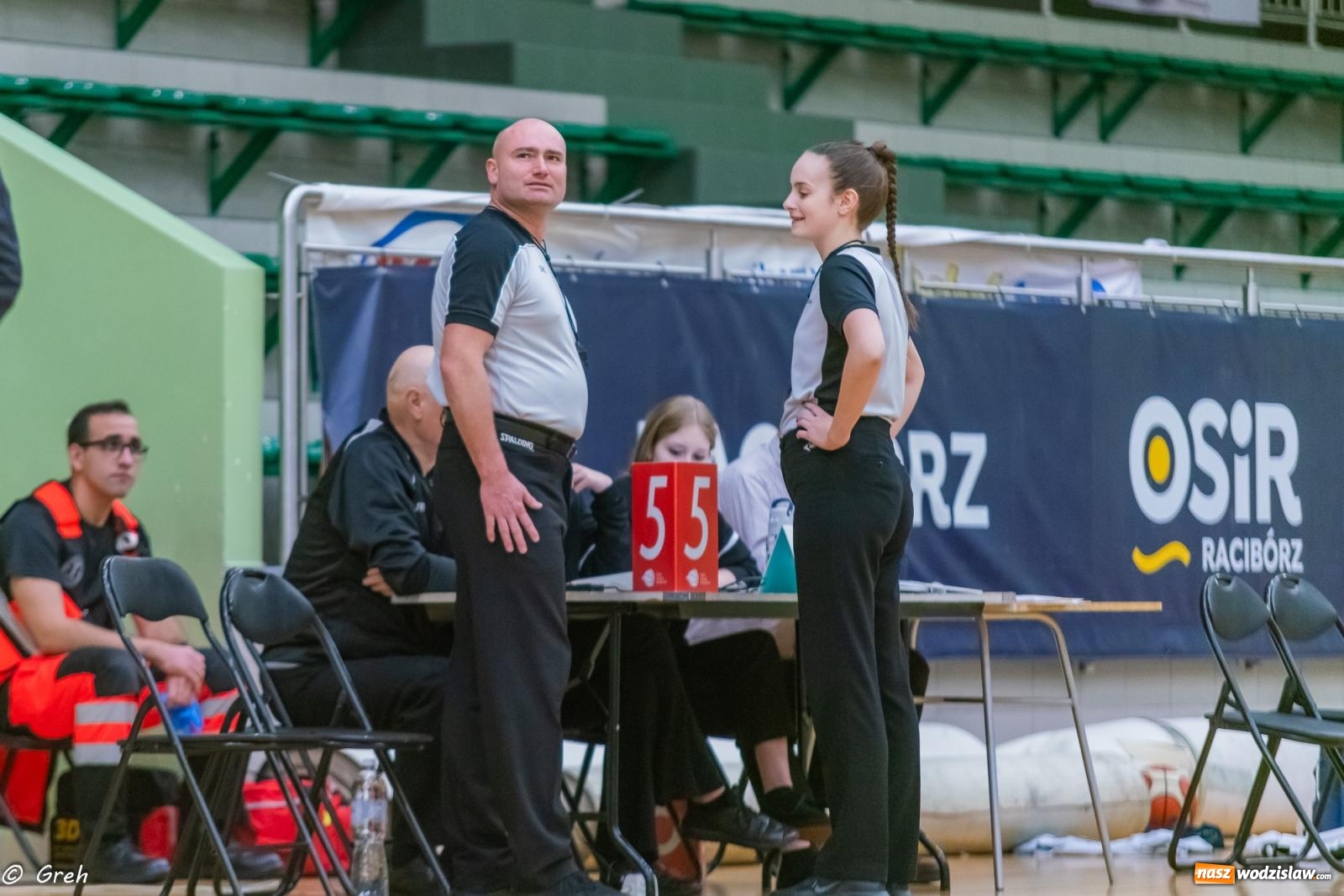 Zdjęcie w galerii na portalu naszwodzislaw.com: Koszykówka. Walka do ostatniej syreny. Olimpia górą w Raciborzu [FOTO i WIDEO] wiadomości z regionu