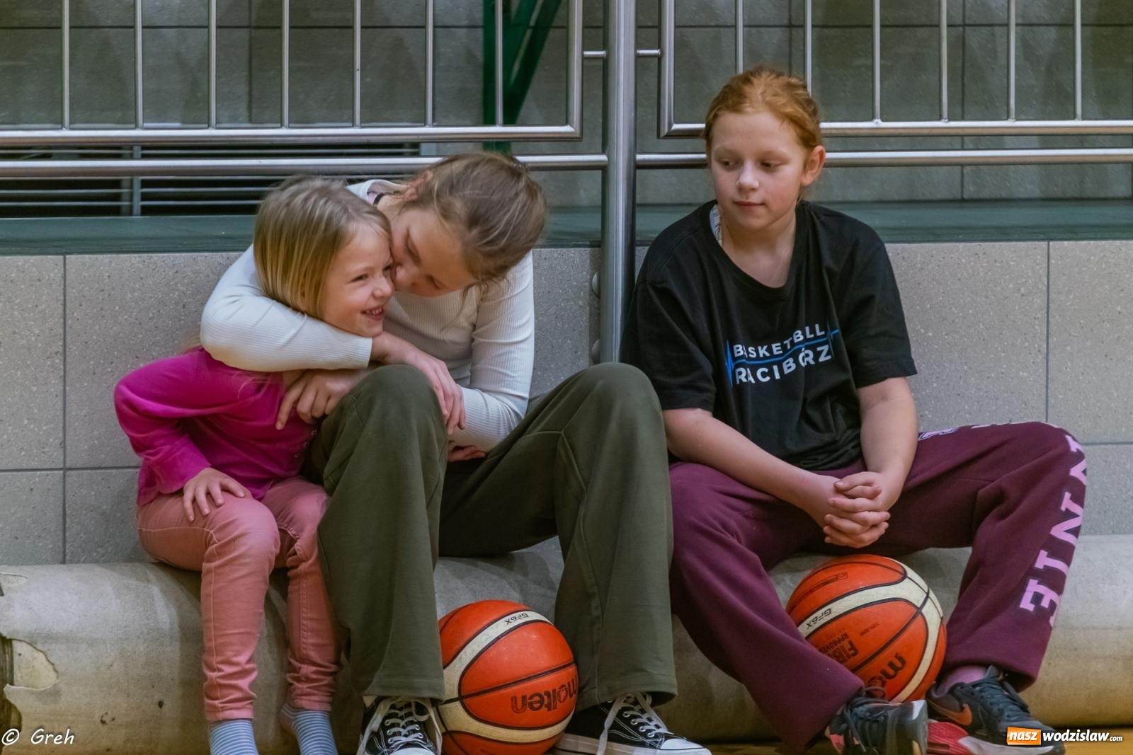 Zdjęcie w galerii na portalu naszwodzislaw.com: Koszykówka. Walka do ostatniej syreny. Olimpia górą w Raciborzu [FOTO i WIDEO] wiadomości z regionu