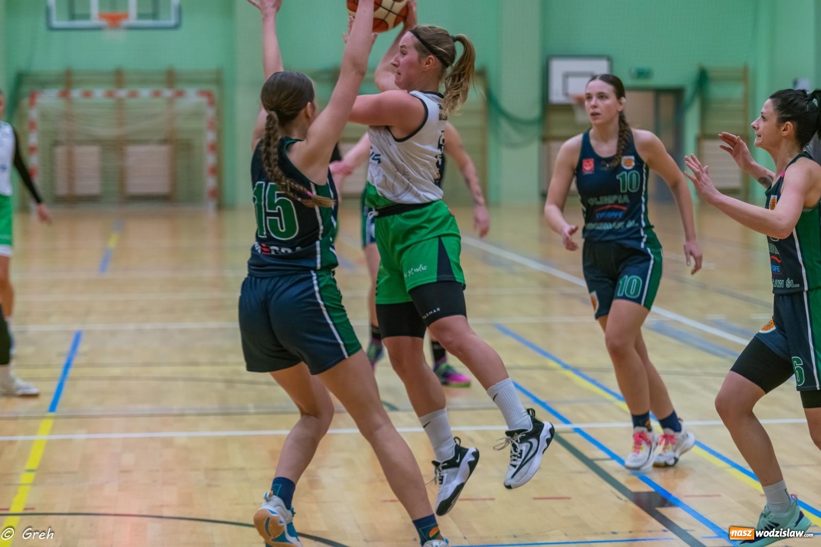 Zdjęcie w galerii na portalu naszwodzislaw.com: Koszykówka. Walka do ostatniej syreny. Olimpia górą w Raciborzu [FOTO i WIDEO] wiadomości z regionu