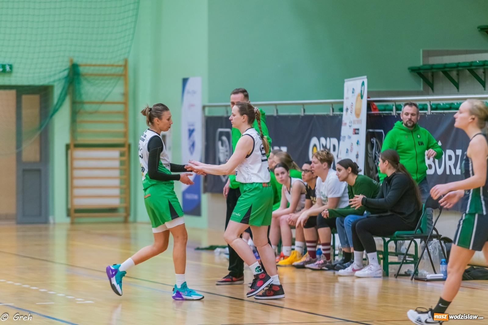 Zdjęcie w galerii na portalu naszwodzislaw.com: Koszykówka. Walka do ostatniej syreny. Olimpia górą w Raciborzu [FOTO i WIDEO] wiadomości z regionu