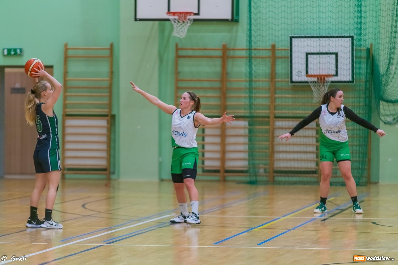 Zdjęcie w galerii na portalu naszwodzislaw.com: Koszykówka. Walka do ostatniej syreny. Olimpia górą w Raciborzu [FOTO i WIDEO] wiadomości z regionu