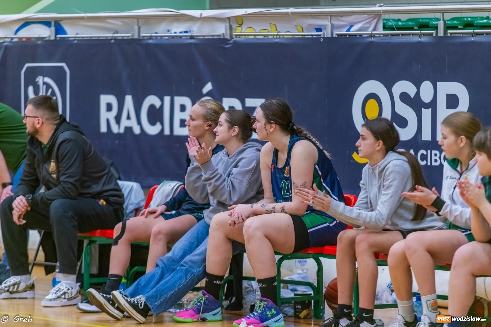 Zdjęcie w galerii na portalu naszwodzislaw.com: Koszykówka. Walka do ostatniej syreny. Olimpia górą w Raciborzu [FOTO i WIDEO] wiadomości z regionu