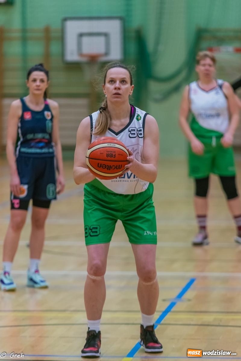 Zdjęcie w galerii na portalu naszwodzislaw.com: Koszykówka. Walka do ostatniej syreny. Olimpia górą w Raciborzu [FOTO i WIDEO] wiadomości z regionu