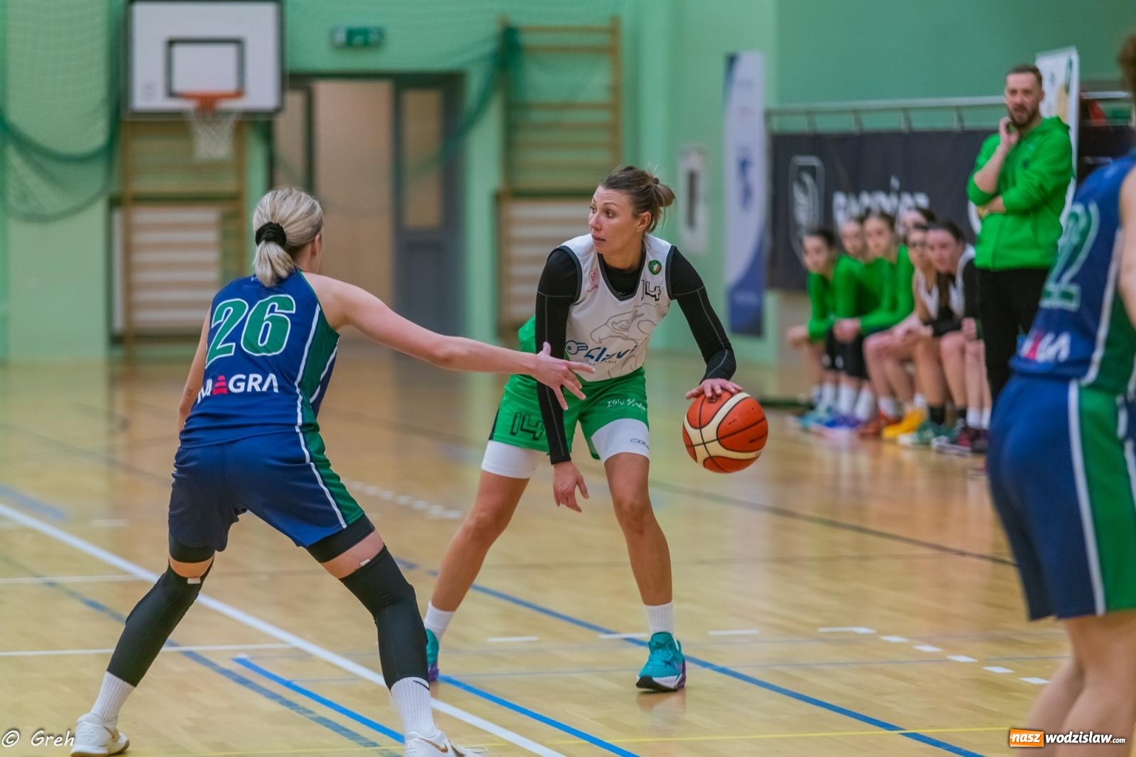 Zdjęcie w galerii na portalu naszwodzislaw.com: Koszykówka. Walka do ostatniej syreny. Olimpia górą w Raciborzu [FOTO i WIDEO] wiadomości z regionu