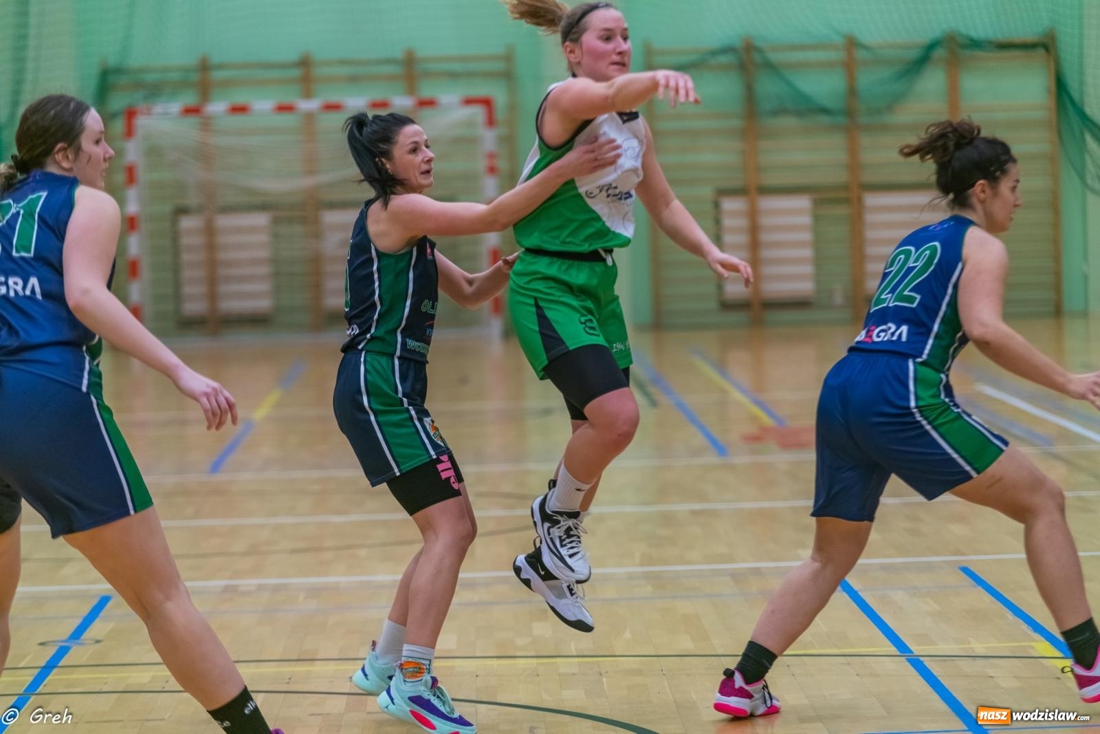 Zdjęcie w galerii na portalu naszwodzislaw.com: Koszykówka. Walka do ostatniej syreny. Olimpia górą w Raciborzu [FOTO i WIDEO] wiadomości z regionu