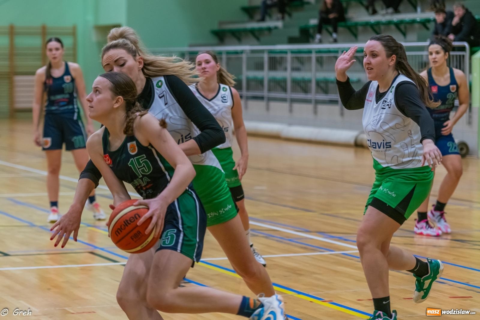 Zdjęcie w galerii na portalu naszwodzislaw.com: Koszykówka. Walka do ostatniej syreny. Olimpia górą w Raciborzu [FOTO i WIDEO] wiadomości z regionu