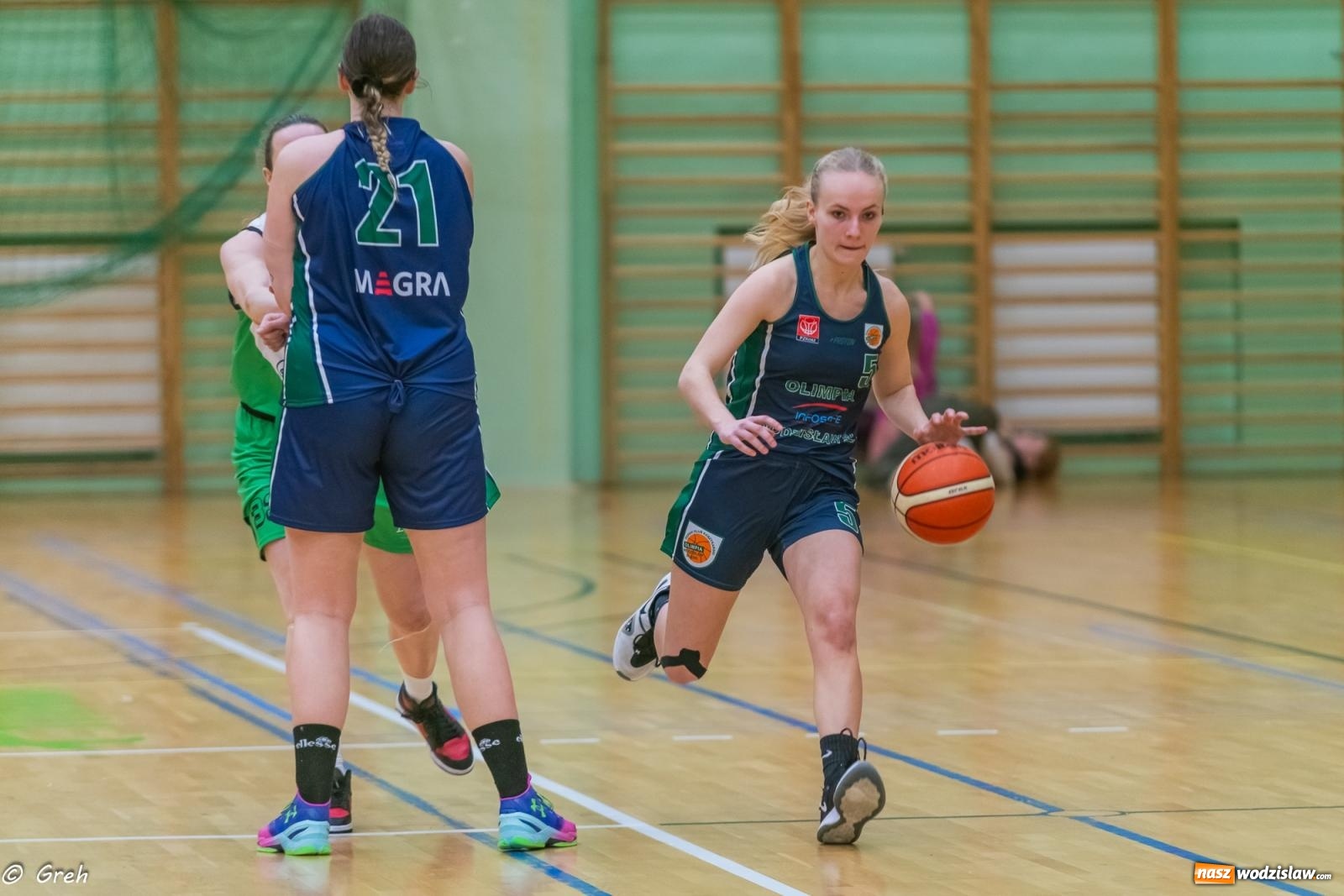 Zdjęcie w galerii na portalu naszwodzislaw.com: Koszykówka. Walka do ostatniej syreny. Olimpia górą w Raciborzu [FOTO i WIDEO] wiadomości z regionu