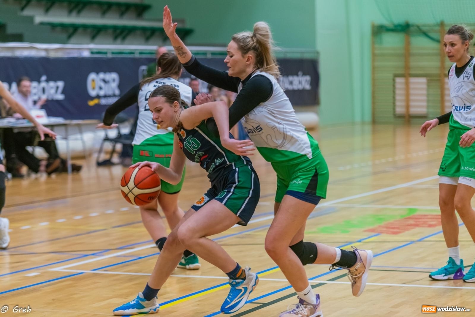 Zdjęcie w galerii na portalu naszwodzislaw.com: Koszykówka. Walka do ostatniej syreny. Olimpia górą w Raciborzu [FOTO i WIDEO] wiadomości z regionu