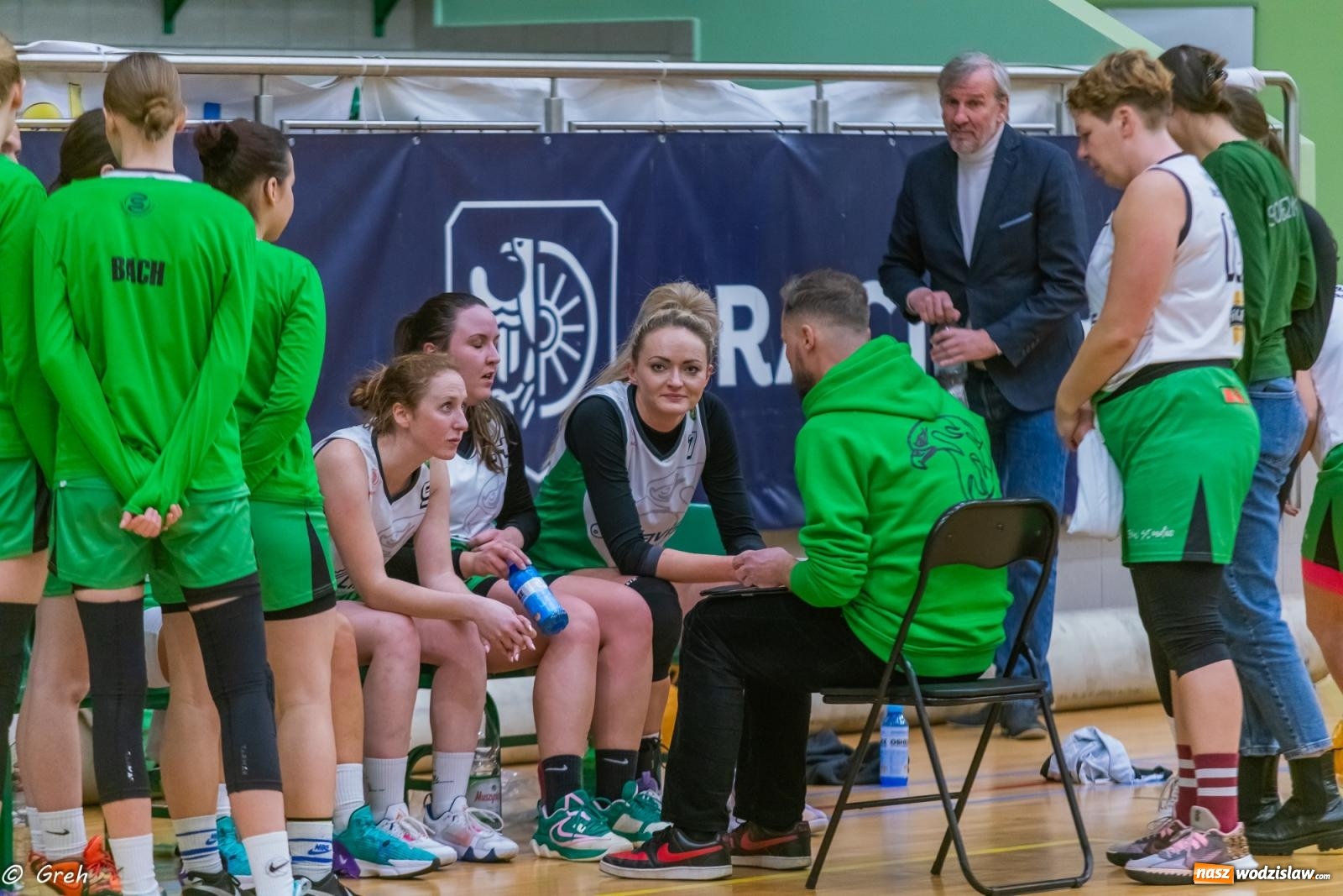 Zdjęcie w galerii na portalu naszwodzislaw.com: Koszykówka. Walka do ostatniej syreny. Olimpia górą w Raciborzu [FOTO i WIDEO] wiadomości z regionu