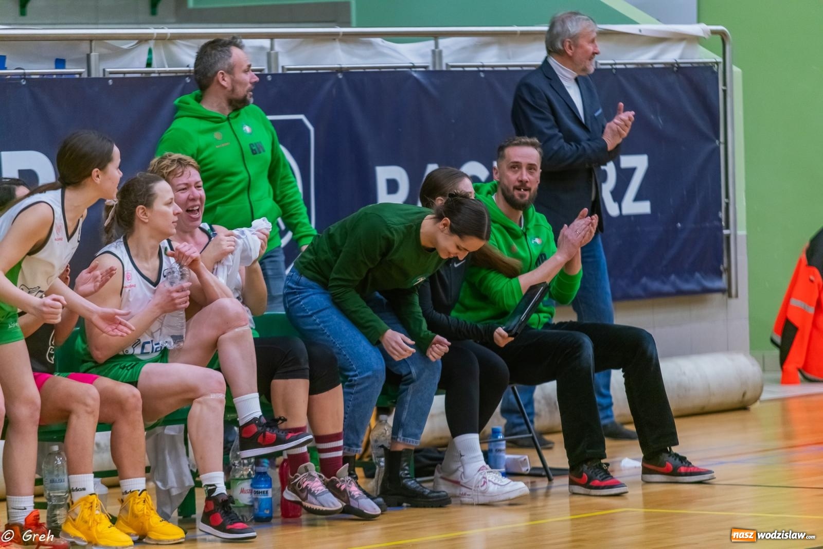 Zdjęcie w galerii na portalu naszwodzislaw.com: Koszykówka. Walka do ostatniej syreny. Olimpia górą w Raciborzu [FOTO i WIDEO] wiadomości z regionu