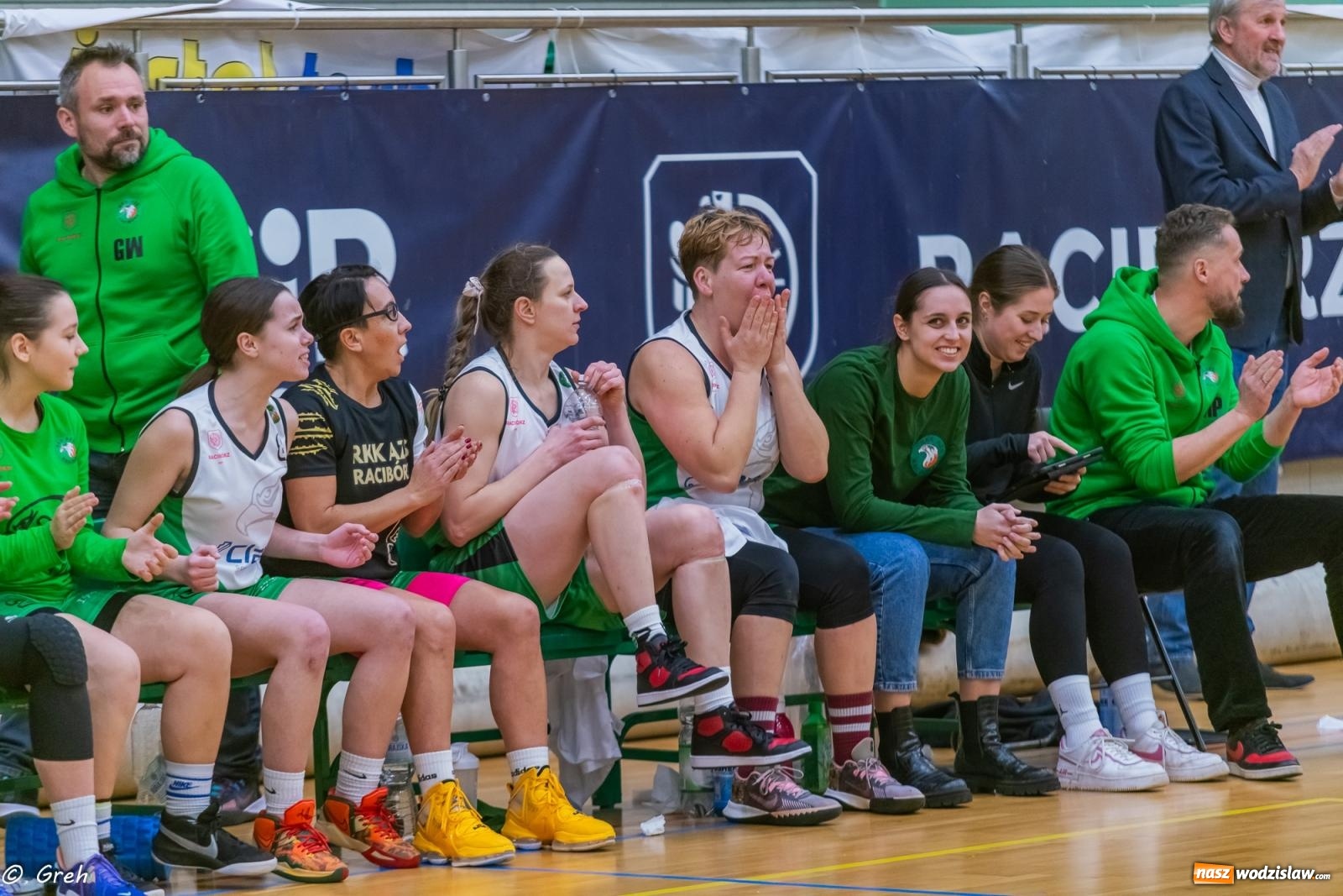 Zdjęcie w galerii na portalu naszwodzislaw.com: Koszykówka. Walka do ostatniej syreny. Olimpia górą w Raciborzu [FOTO i WIDEO] wiadomości z regionu