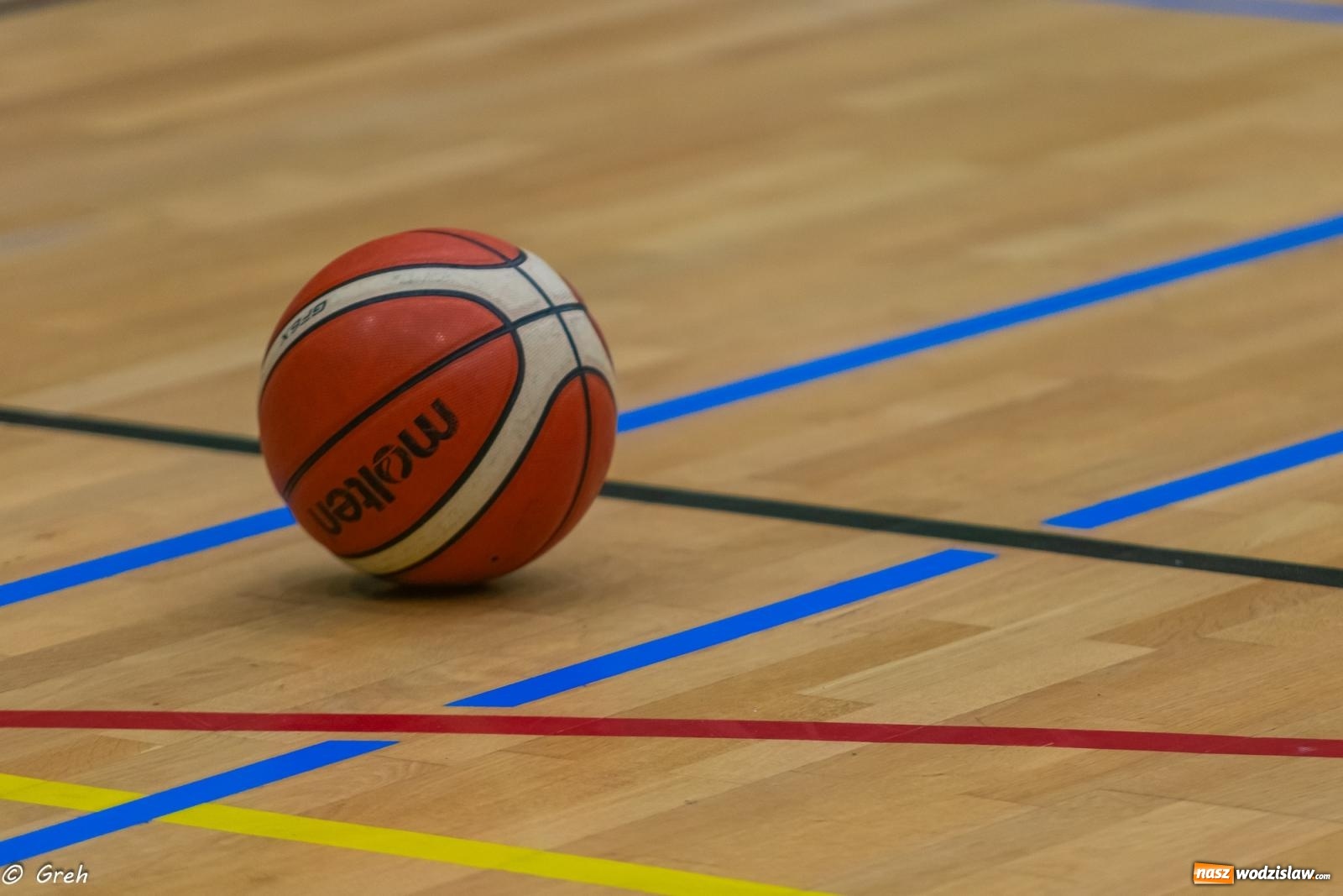 Zdjęcie w galerii na portalu naszwodzislaw.com: Koszykówka. Walka do ostatniej syreny. Olimpia górą w Raciborzu [FOTO i WIDEO] wiadomości z regionu