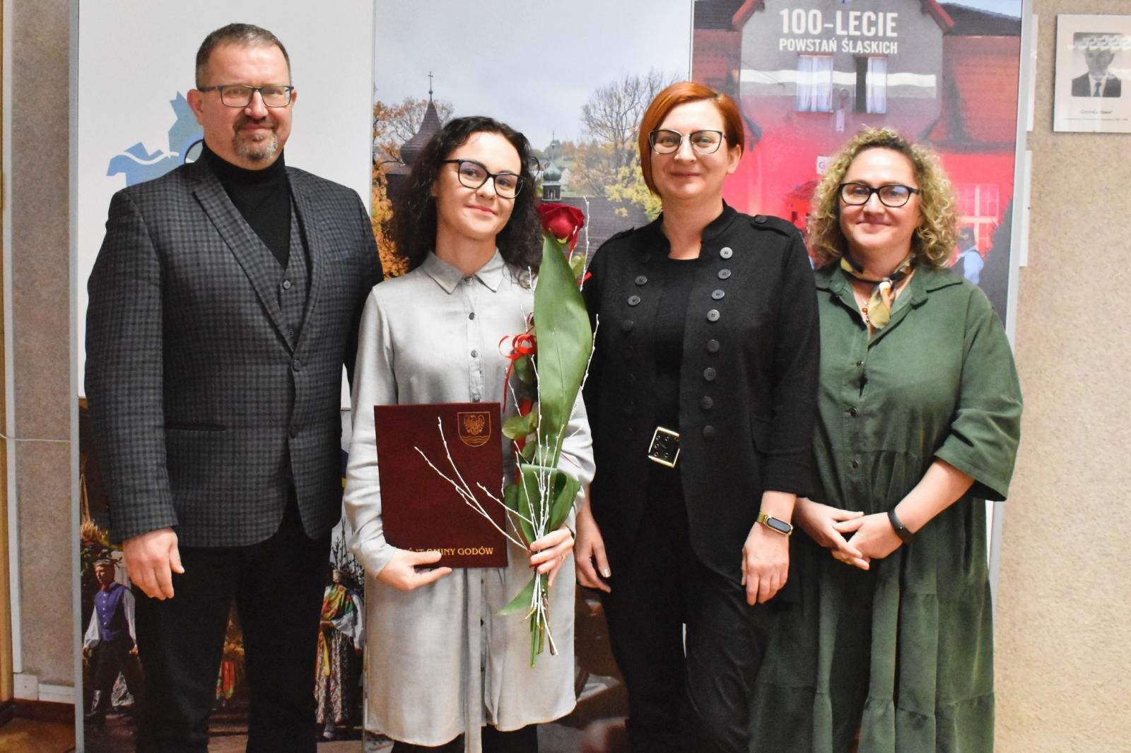 Zdjęcie w galerii na portalu naszwodzislaw.com: Nauczycielka z ZSP w Łaziskach z awansem zawodowym wiadomości z regionu