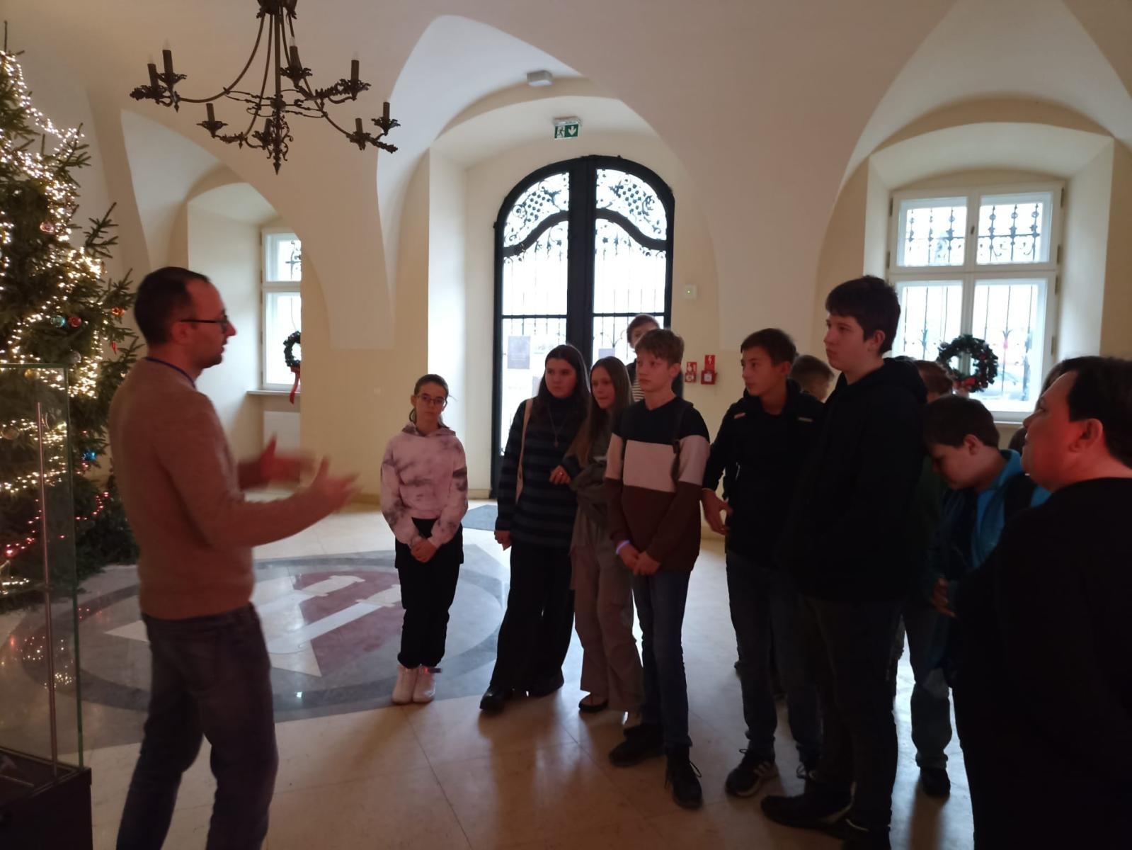 Zdjęcie w galerii na portalu naszwodzislaw.com: Goście z Krasnego Pola w zawadzkiej szkole wiadomości z regionu