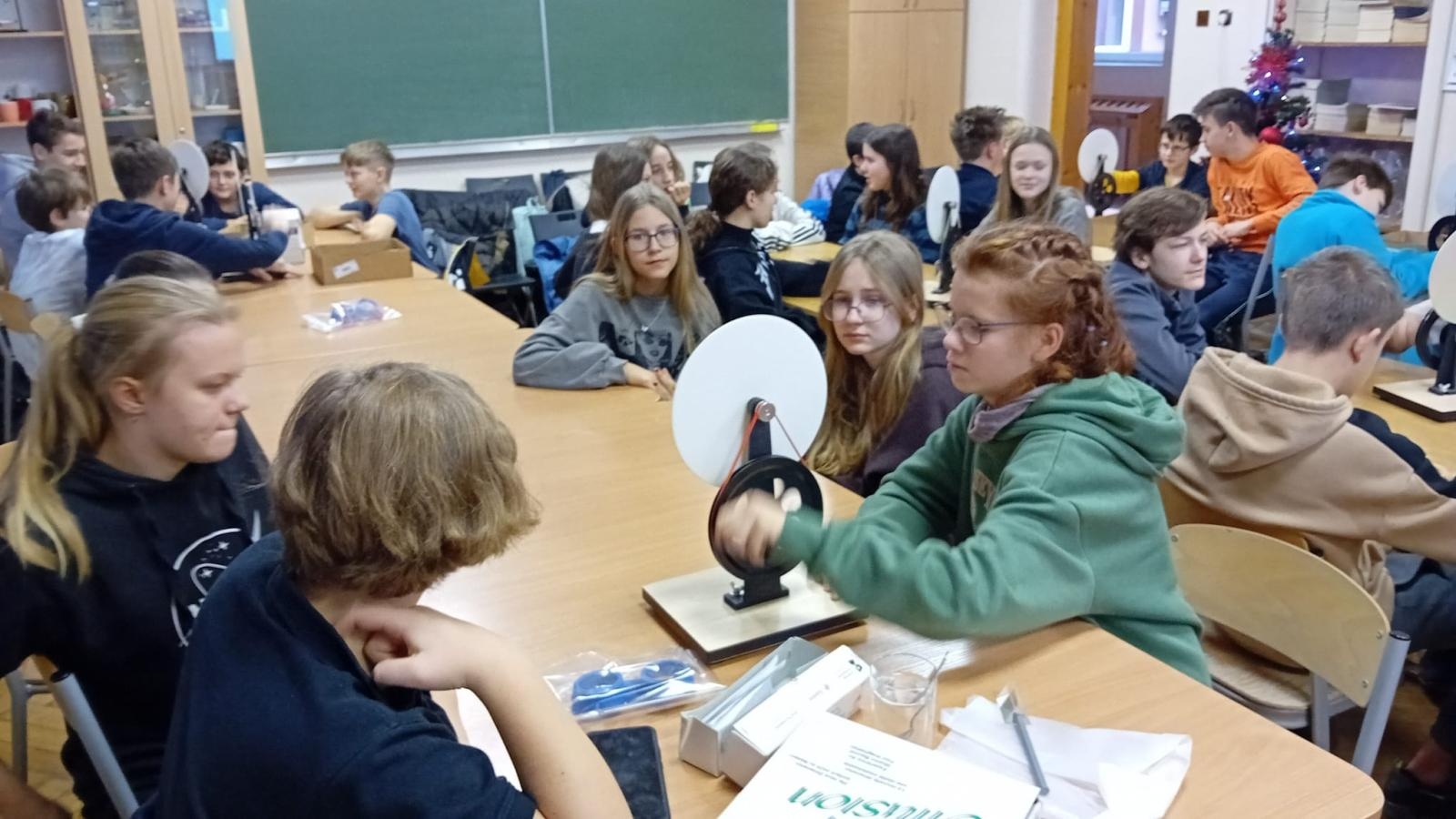 Zdjęcie w galerii na portalu naszwodzislaw.com: Goście z Krasnego Pola w zawadzkiej szkole wiadomości z regionu