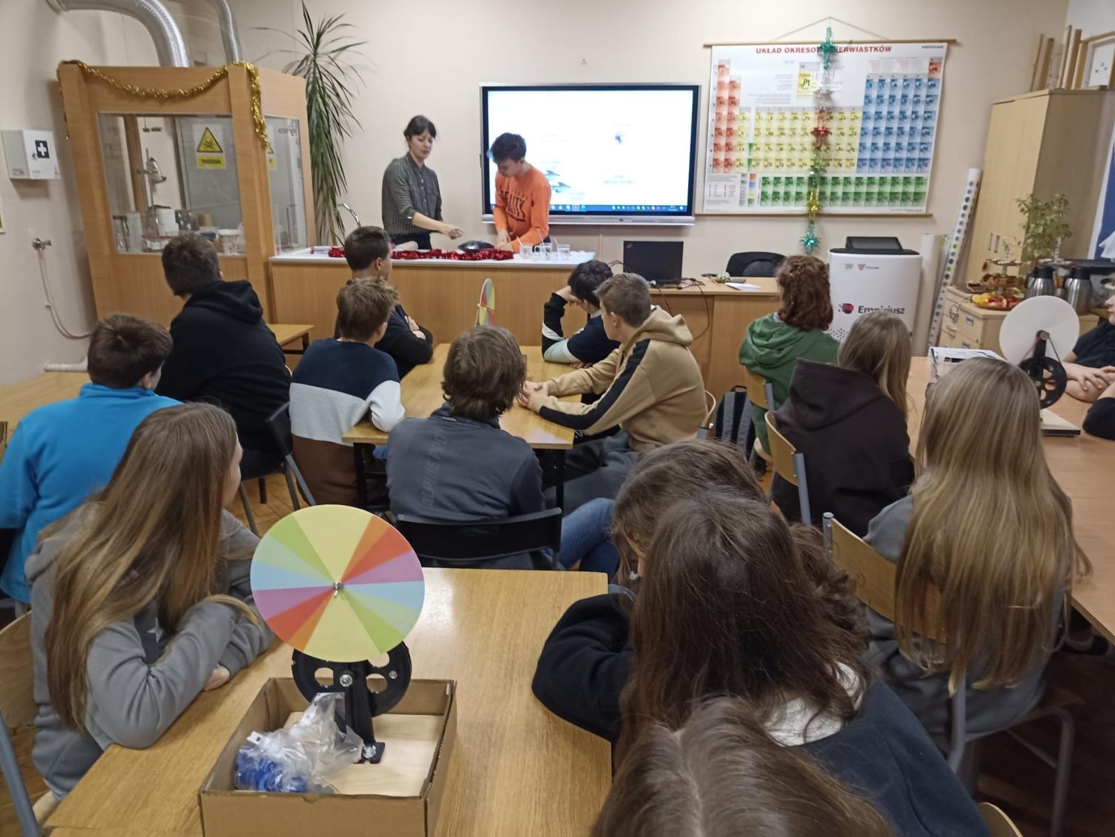 Zdjęcie w galerii na portalu naszwodzislaw.com: Goście z Krasnego Pola w zawadzkiej szkole wiadomości z regionu