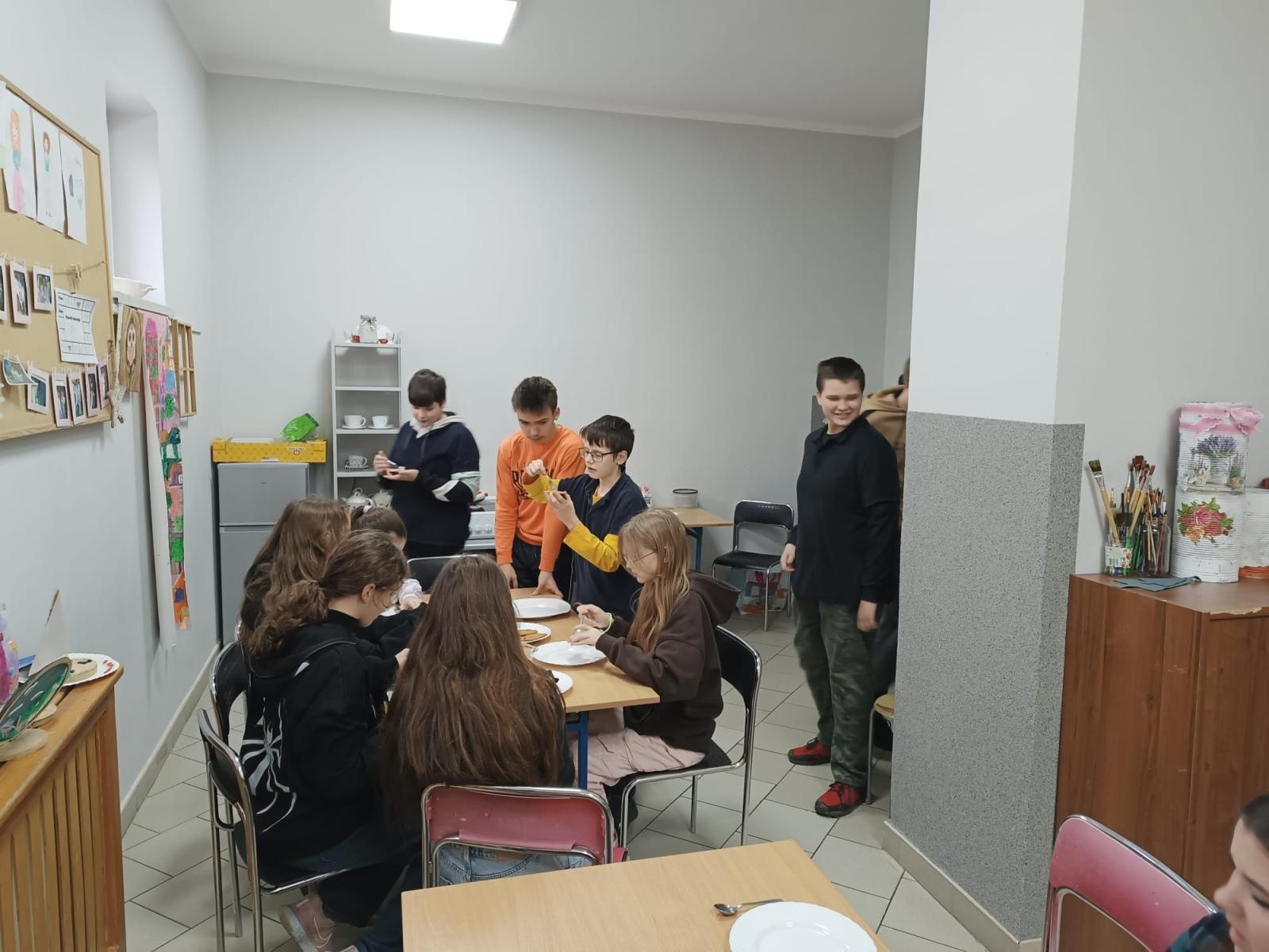 Zdjęcie w galerii na portalu naszwodzislaw.com: Goście z Krasnego Pola w zawadzkiej szkole wiadomości z regionu