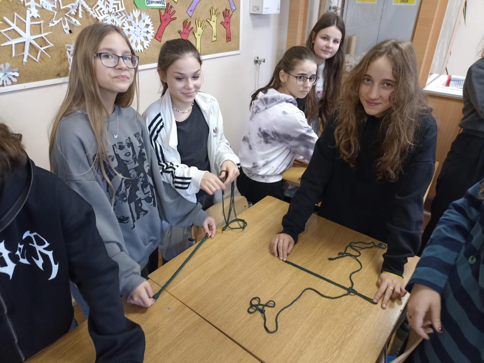 Zdjęcie w galerii na portalu naszwodzislaw.com: Goście z Krasnego Pola w zawadzkiej szkole wiadomości z regionu