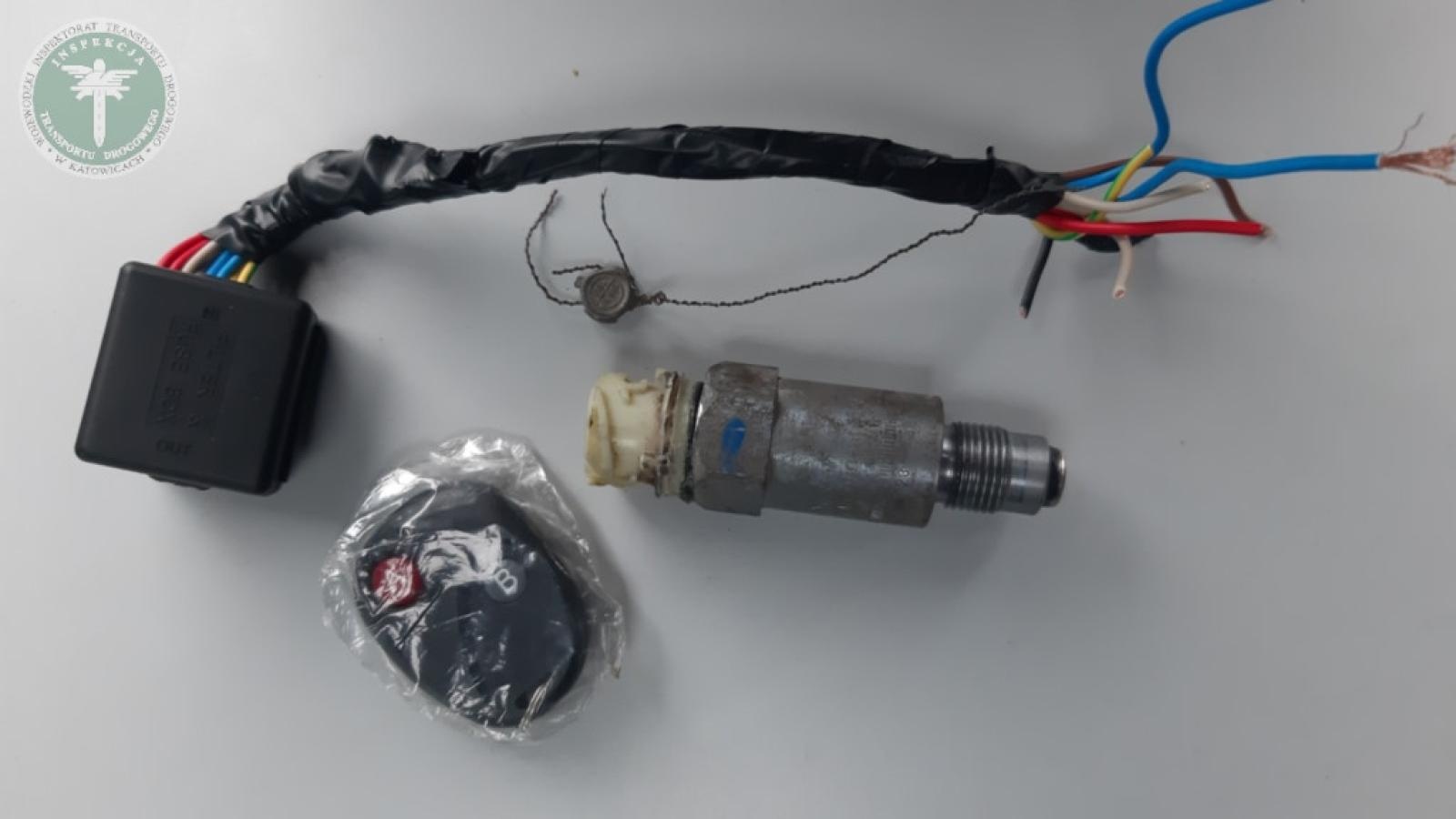 Zdjęcie w galerii na portalu naszwodzislaw.com: Zmanipulowany tachograf na pilota wykryty na A1 w Godowie wiadomości z regionu