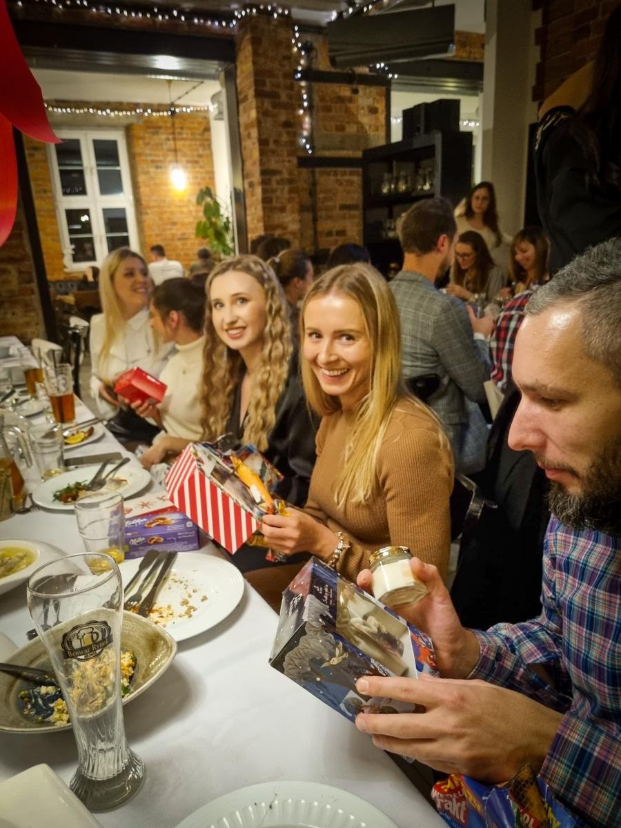 Zdjęcie w galerii na portalu naszwodzislaw.com: Spotkanie wigilijne Spółki Dentica24 wiadomości z regionu