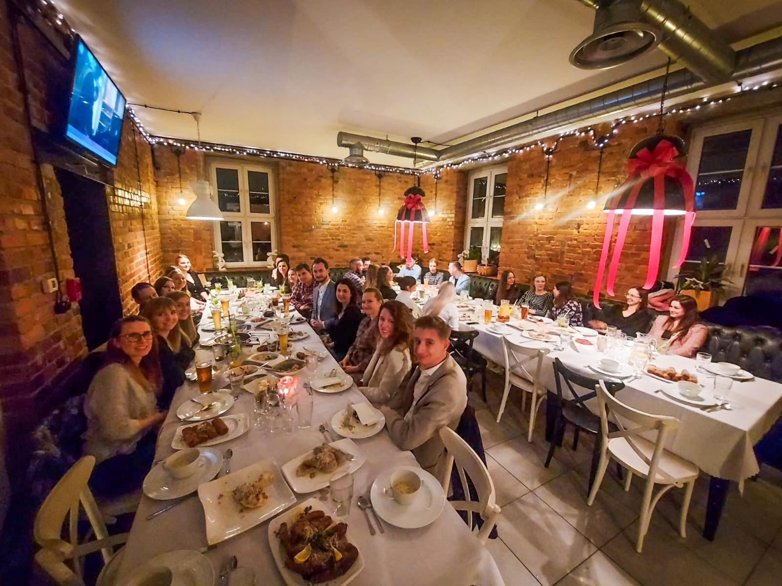 Zdjęcie w galerii na portalu naszwodzislaw.com: Spotkanie wigilijne Spółki Dentica24 wiadomości z regionu