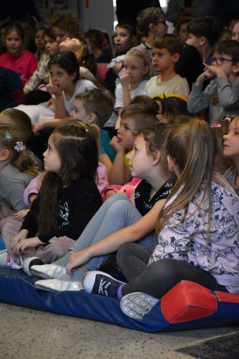 Zdjęcie w galerii na portalu naszwodzislaw.com: Wyjątkowi goście i lekcja regionalizmu w ZSP7 [FOTO] wiadomości z regionu