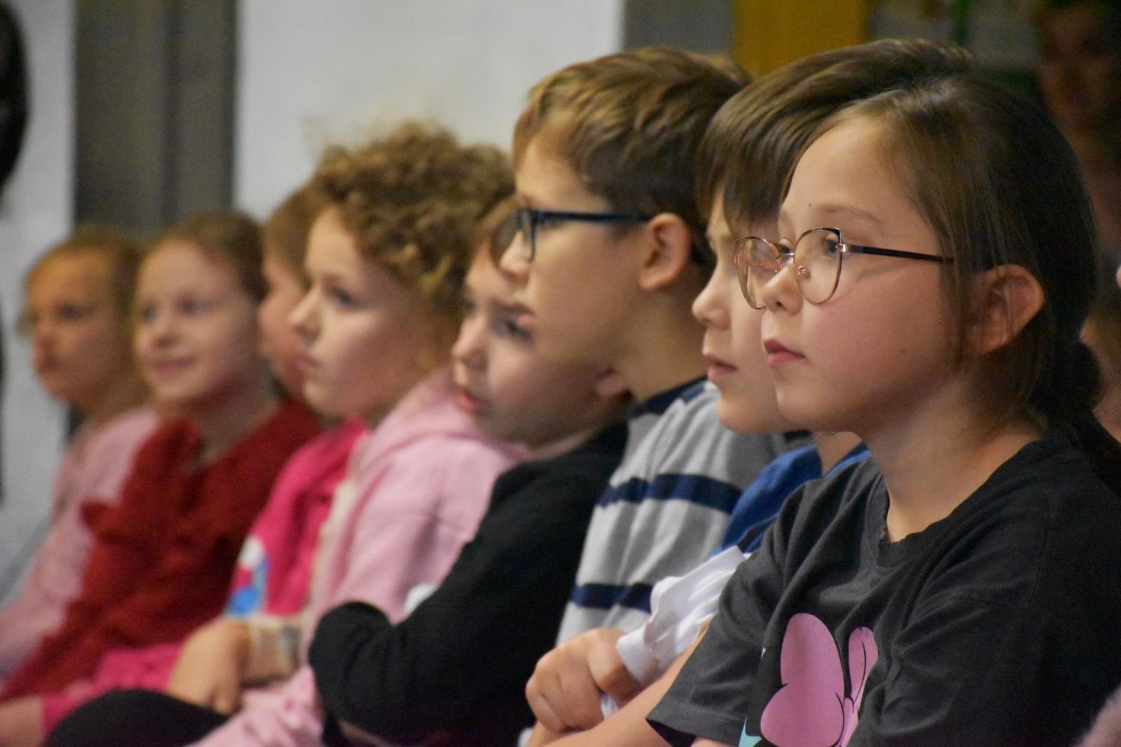 Zdjęcie w galerii na portalu naszwodzislaw.com: Wyjątkowi goście i lekcja regionalizmu w ZSP7 [FOTO] wiadomości z regionu