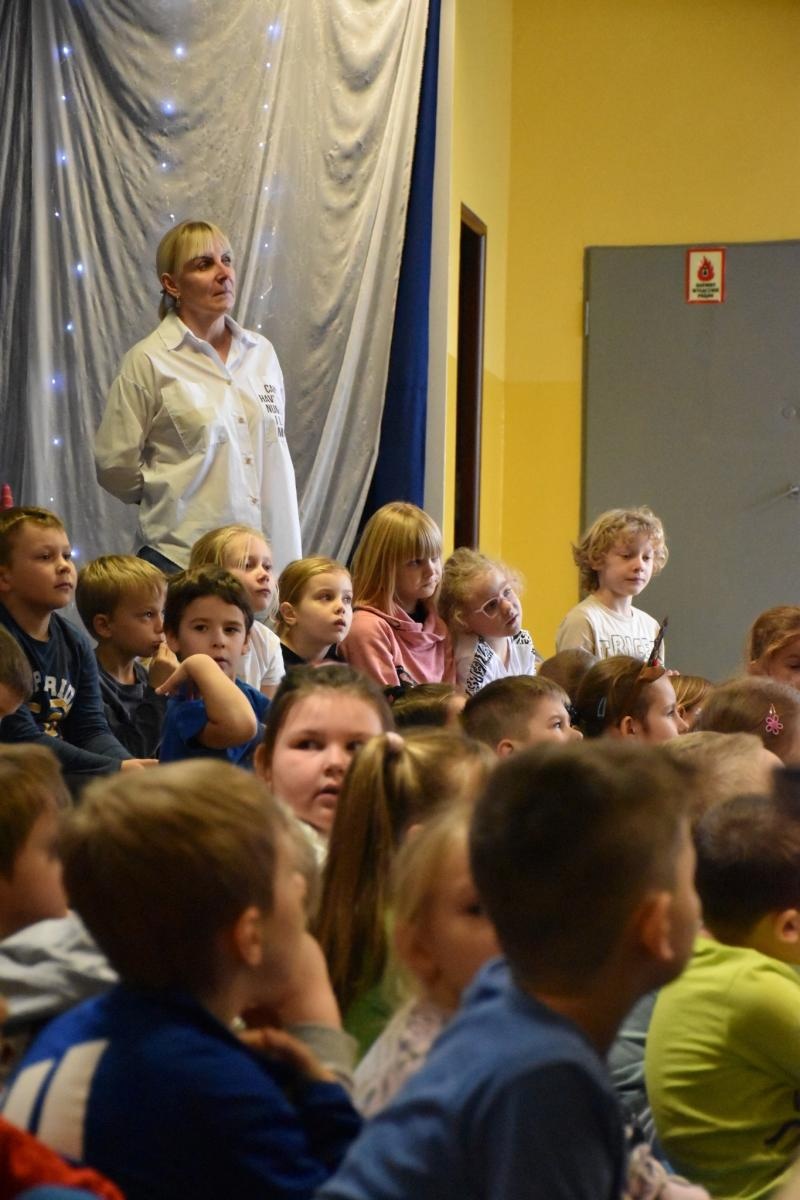 Zdjęcie w galerii na portalu naszwodzislaw.com: Wyjątkowi goście i lekcja regionalizmu w ZSP7 [FOTO] wiadomości z regionu