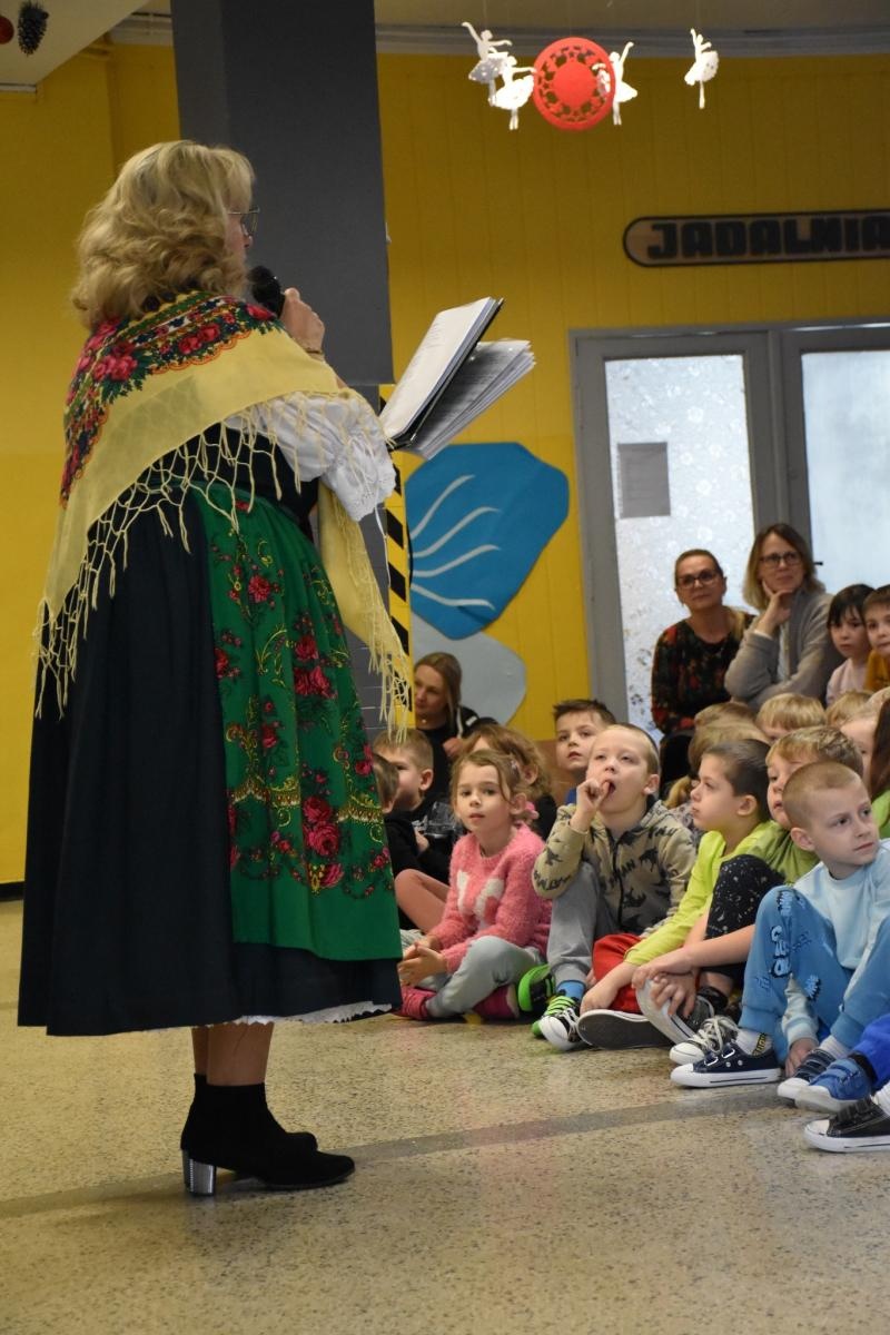 Zdjęcie w galerii na portalu naszwodzislaw.com: Wyjątkowi goście i lekcja regionalizmu w ZSP7 [FOTO] wiadomości z regionu
