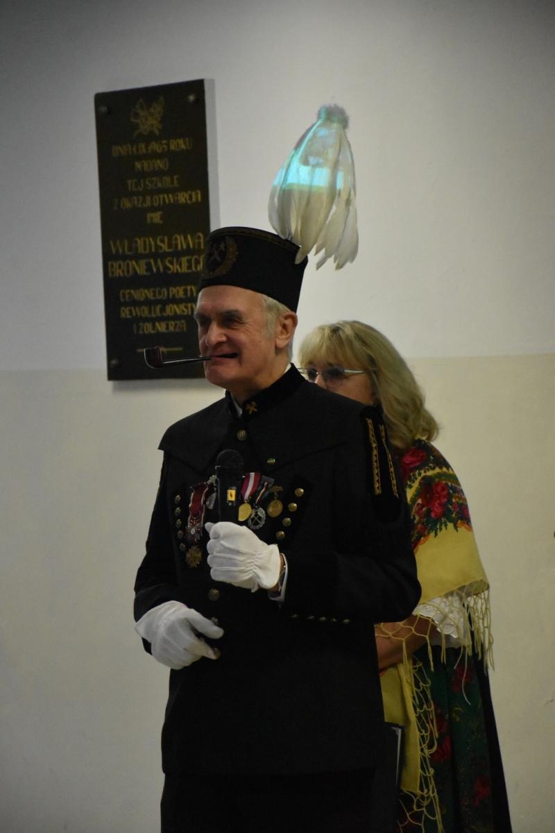 Zdjęcie w galerii na portalu naszwodzislaw.com: Wyjątkowi goście i lekcja regionalizmu w ZSP7 [FOTO] wiadomości z regionu