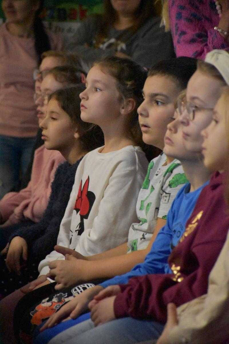 Zdjęcie w galerii na portalu naszwodzislaw.com: Wyjątkowi goście i lekcja regionalizmu w ZSP7 [FOTO] wiadomości z regionu