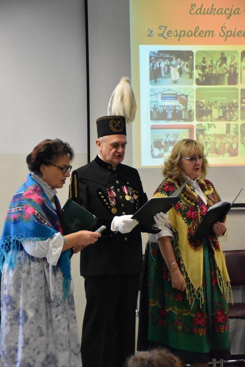 Zdjęcie w galerii na portalu naszwodzislaw.com: Wyjątkowi goście i lekcja regionalizmu w ZSP7 [FOTO] wiadomości z regionu