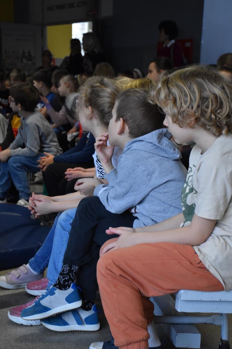 Zdjęcie w galerii na portalu naszwodzislaw.com: Wyjątkowi goście i lekcja regionalizmu w ZSP7 [FOTO] wiadomości z regionu